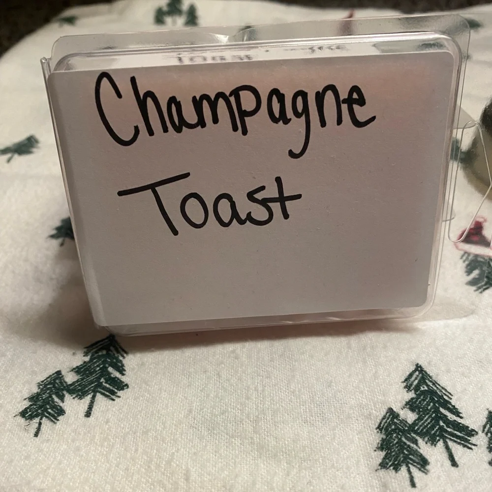 3/$13 champagne toast wax melts - Picture 1 of 3